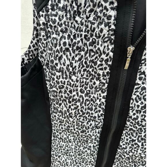 Weekends by Chico’s vest - Picture 2 of 8